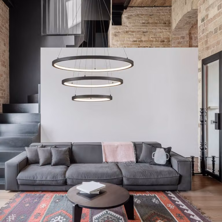 Zwarte Lyora design hanglamp Empatia triple van aluminium en metaal