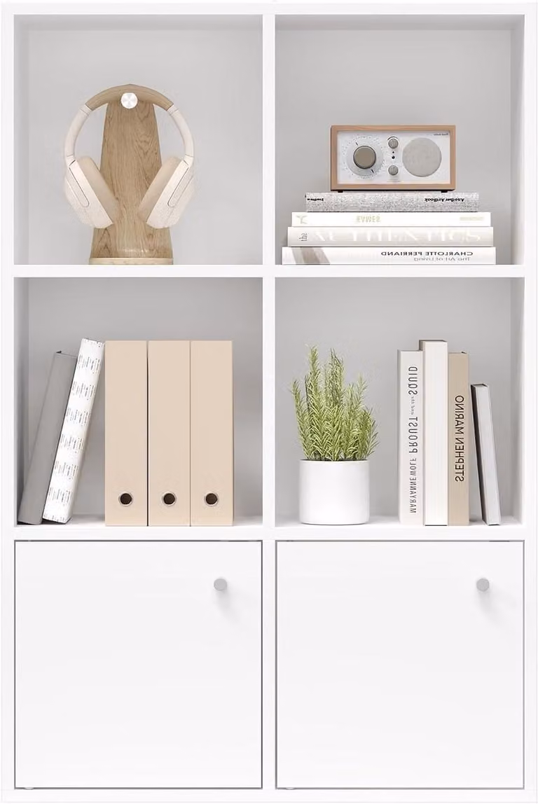 Minimalistische Boekenkast met Deuren en Open Vakken in Wolkenwit voor de Woonkamer of het Home Office