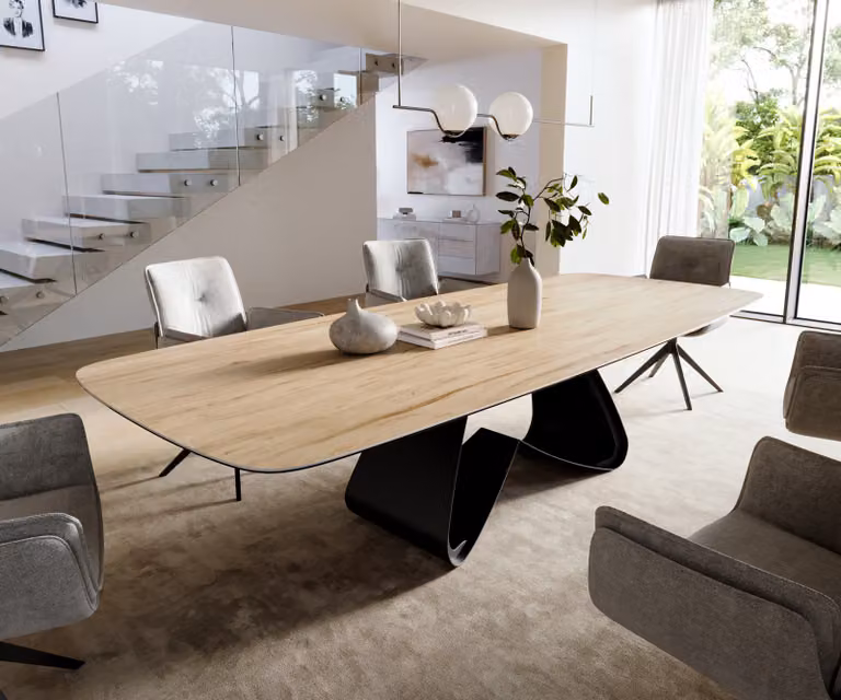 DELIFE Eettafel Edge Boot, Ovaal Keramisch Tafelblad Sabbia Eichefarbig, B/D/H: 229 x 120 x 76 cm, Zwart Metalen Onderstel