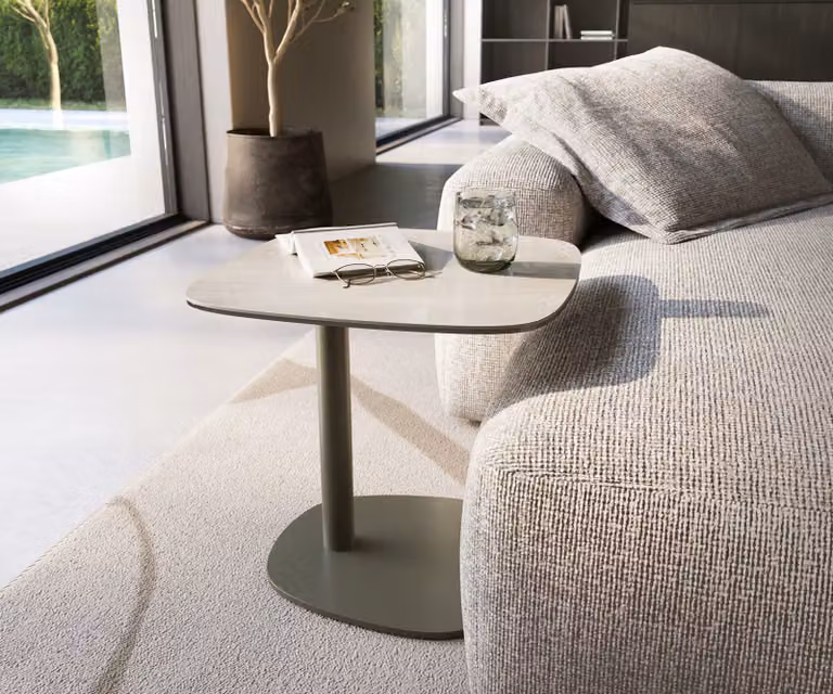 DELIFE Bijzettafel Edge Onyx Champagne, Keramiek en Metaal, Beige/Zilver, B/D/H: 50 x 50 x 42 cm