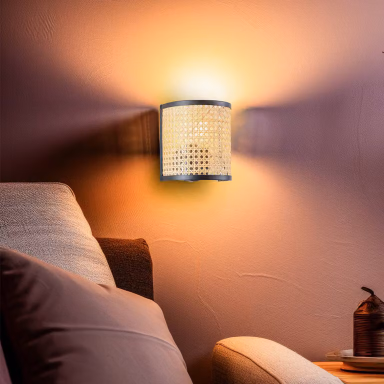 Lindby Yaelle Wandlamp Scandinavisch Design, Hout en Rattan, Zwart, Dimbaar