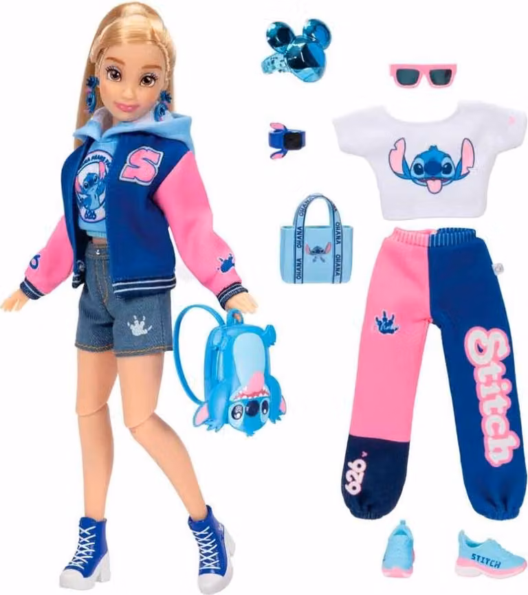 Disney ILY 4ever Stitch Fashion Doll met Varsity Jacket en accessoires, 30 cm