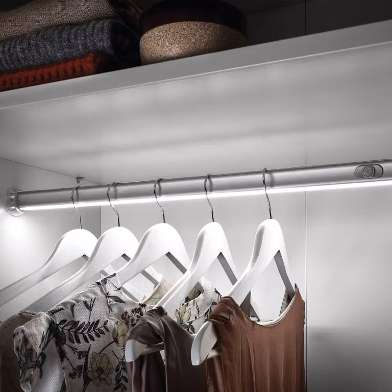 Hera LED-kledingstanglamp met bewegingssensor, grijs, 120 cm