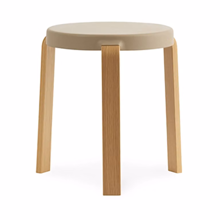 Normann Copenhagen Tap ronde kruk Sand met eikenhouten poten, Ø35 x 43 cm