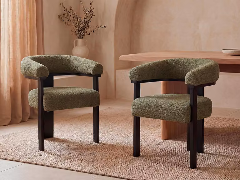 Set van 6 LIVELIA eetkamerstoelen met armleuningen in kaki bouclé en zwart rubberhout