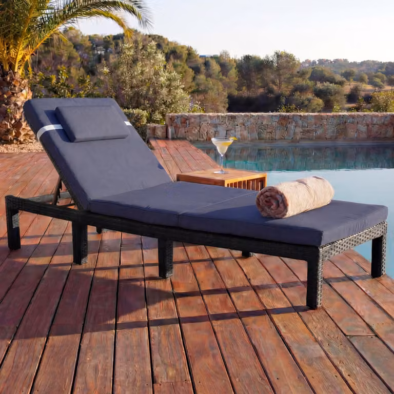 Mendler Poly-Rattan ligbed HWC-A51 relaxstoel in antraciet met grijze kussens