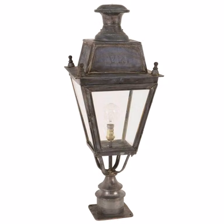 Limehouse Balmoral Short Pillar handgemaakte landelijke buitenlamp - Antiek koper