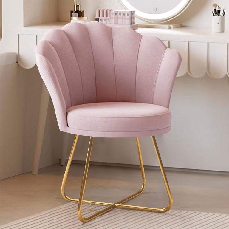 Roze Gestoffeerde Stoel met Bloemblad Rugleuning voor Eetkamer of Make-uptafel - B/D/H: 65 x 49,5 x 82,5 cm