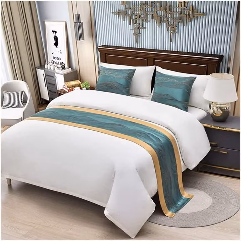Rode Bedloper Decoratie Bed Sjaal met Professionele Stiksels - Breedte: 50 cm, Lengte: 260 cm