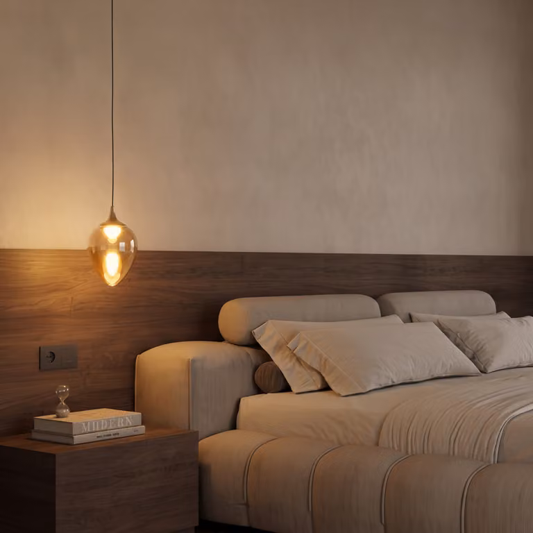 Lyora Hanglamp Nali met amber glas en goud/messing of zwart metalen accenten