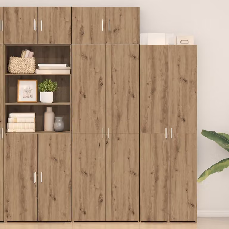 Ambachtelijke houten opbergkast met drie deuren in eikenkleur, B/D/H: 70 x 42.5 x 225 cm