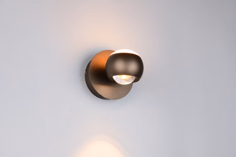 Led wandlamp Orbit Platinum Trio bruin met up-and-down verlichting