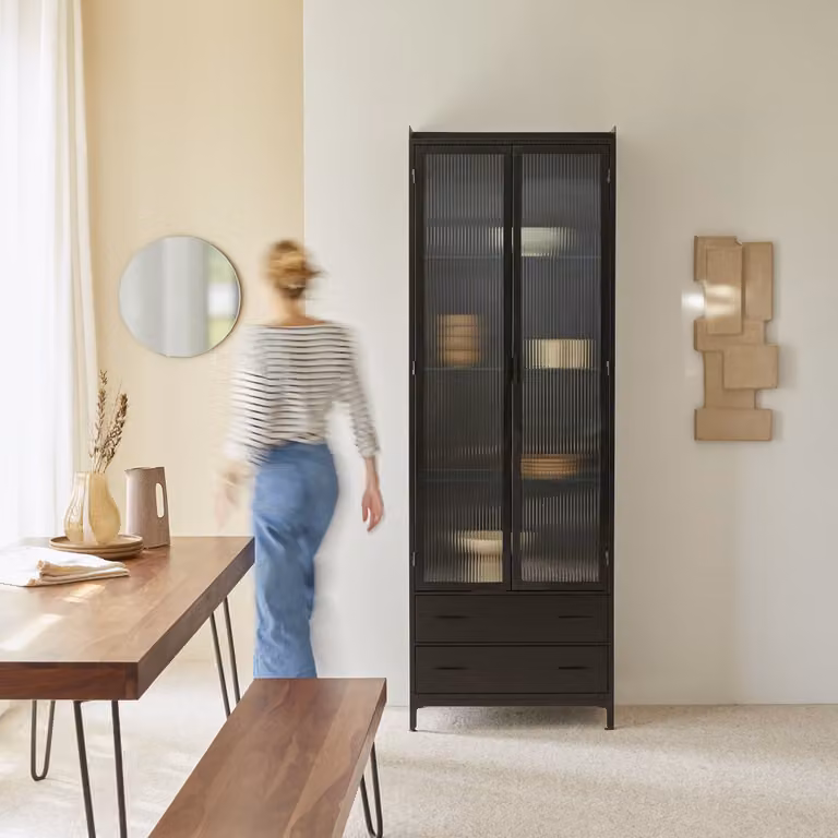 Tikamoon Moderne Vitrinekast met Glazen Deuren en Metalen Frame - Zwart - B: 72 cm, D: 40 cm, H: 212 cm