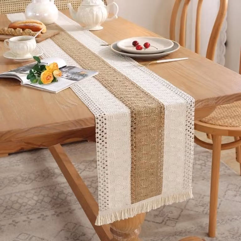 Boho tafelloper met kwastjes - Geweven - 180 x 30 cm