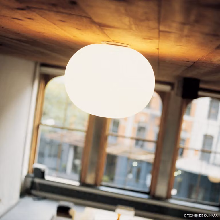 Flos Glo-Ball C2 Plafondlamp - Wit - Glazen Bol - Designerlamp voor de Woonkamer