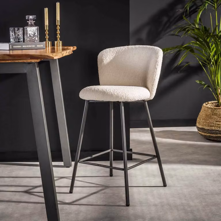 WoonStijl Barstoel Curve modern wit boucle met metalen onderstel