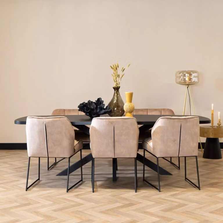 Velvet eetkamerstoel Janna beige met zwart metalen onderstel