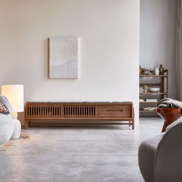Tikamoon Isaure Tv-meubel van massief notenhout en terrazzo - Bruin - B: 175 cm, D: 45 cm, H: 44,5 cm