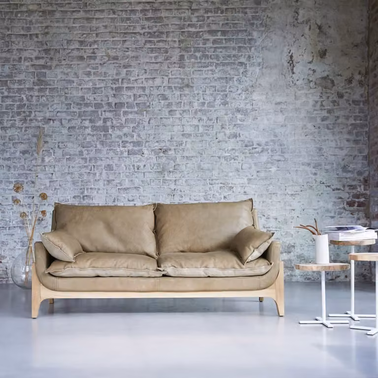 Woodnest 2-zitsbank van massief eikenhout en bruin leer met veren vulling - Bleu Nature