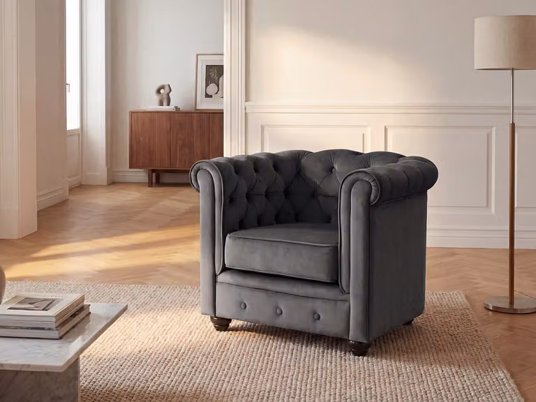 Chesterfield fauteuil in antraciet velours met armleuningen