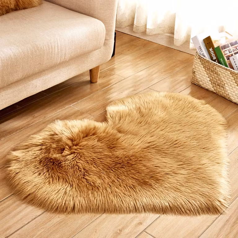 Qelus Bruin Modern Hartvormig Vloerkleed met Lange Pluizen - Hoogpolig en Wasbaar - B/D: 50 x 40 cm
