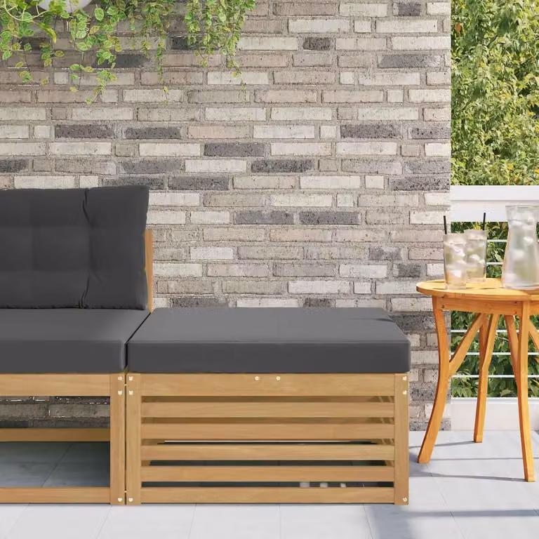 Voetenbank van massief acaciahout in wit met modern lamellendesign voor tuin en terras