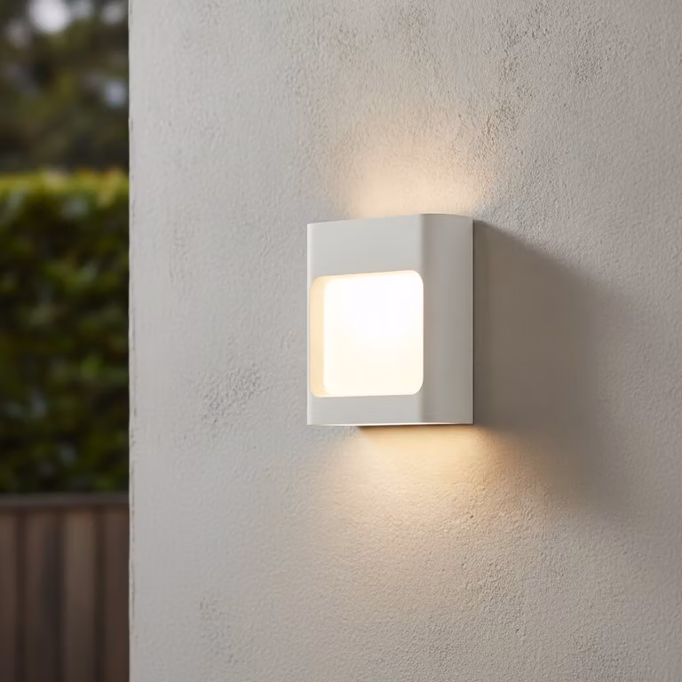 Lyora LED-wandlamp Tall down in wit