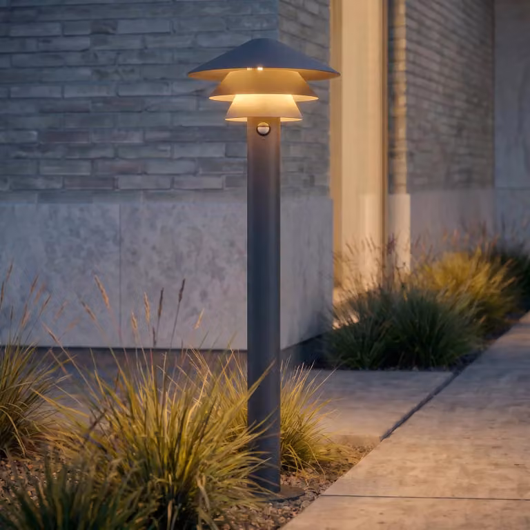 Lucande Montaro LED tuinpadverlichting met bewegingssensor, zwart, 110 cm