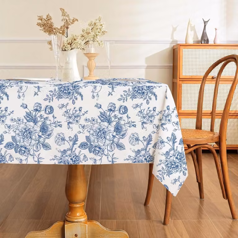 Blauw Bloemig Tafelkleed voor Volwassenen B/D/H: 132 x 182 cm
