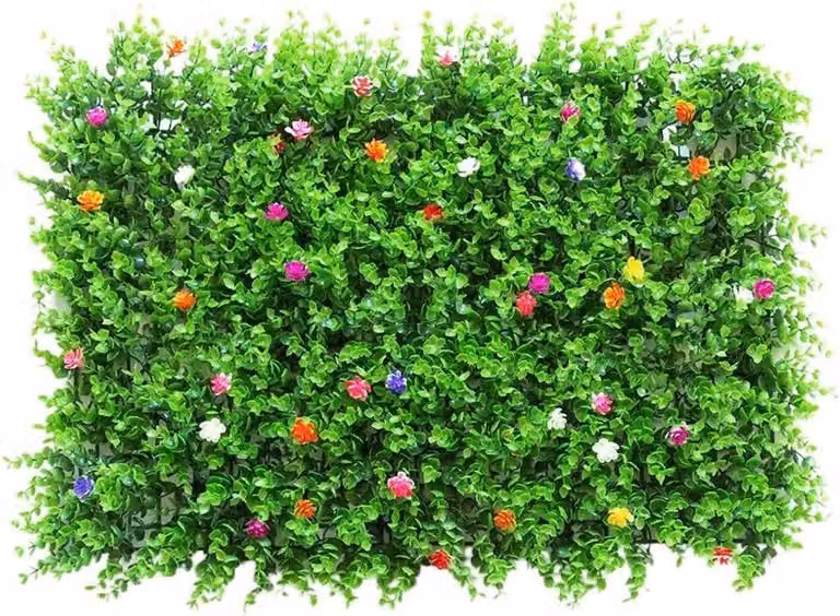 Kunstmatige klimop hekkenpaneel met bloemen als decoratieve privacybescherming voor in de tuin