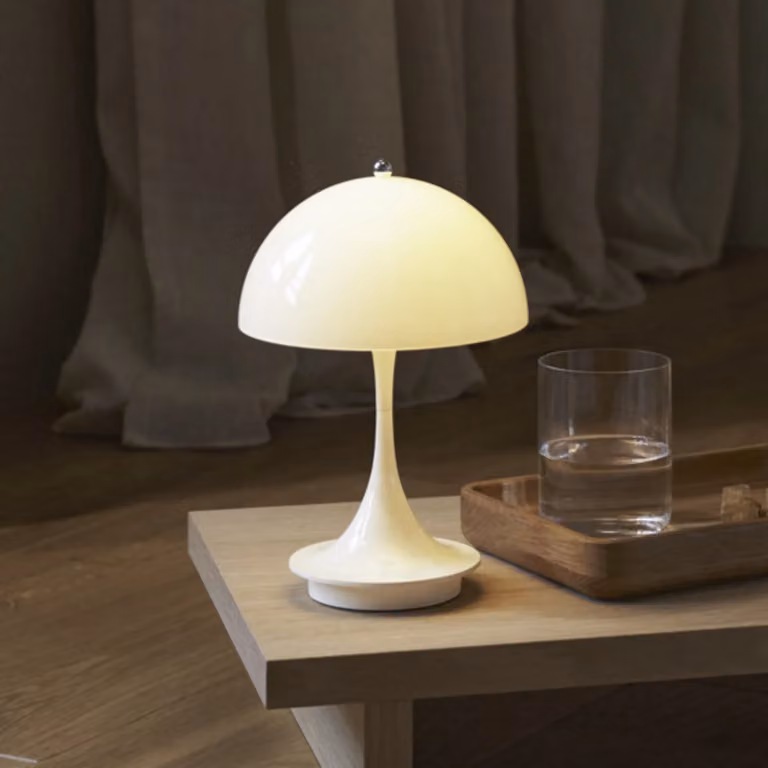 Louis Poulsen Panthella 160 Portable V3 LED tafellamp - Beige - Dimbaar