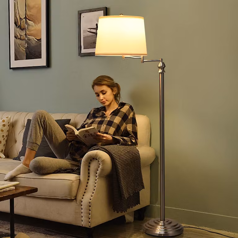 Costway Vloerlamp met lampenkap voor in de woonkamer, slaapkamer of het thuiskantoor, zilverkleurig