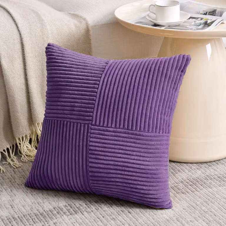 Violet kussensloop van zacht corduroy, 45 x 45 cm