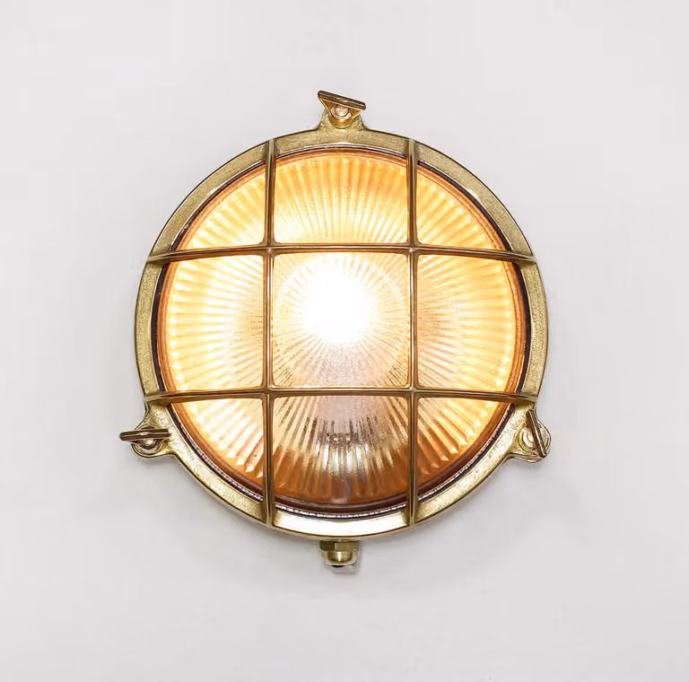 Licht-Erlebnisse Serifos Wandlamp Messing Rond Maritiem Design IP64 voor Balkon, Terras of Tuin