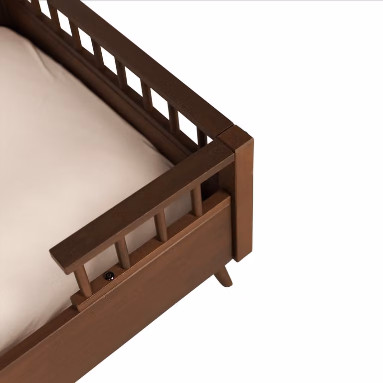 Europe Baby Sterre Peuterbed Walnut - B: 150 cm, H: 70 cm