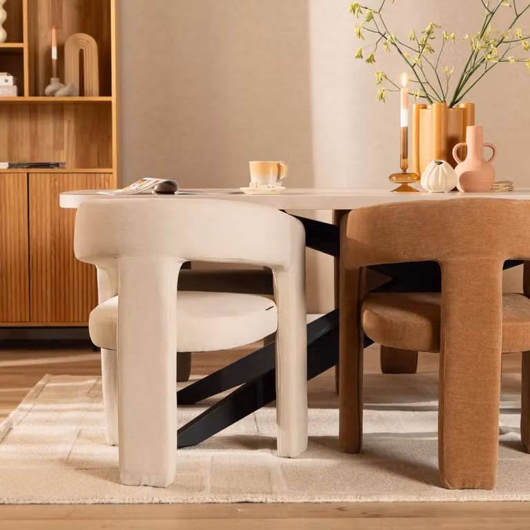 Scandinavische eetkamerstoel Bibi van Bronx71 in chenille off white