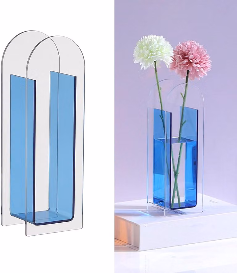 Moderne Acryl Vaas in Jeugdblauw voor een minimalistische decoratie