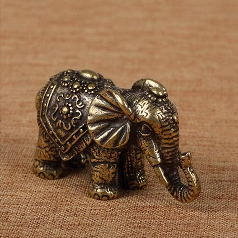 Handgemaakt Messing Olifant Beeldje in Antiek Brons - Koperen Decoratie voor op Tafel - 5,4 x 3,0 cm