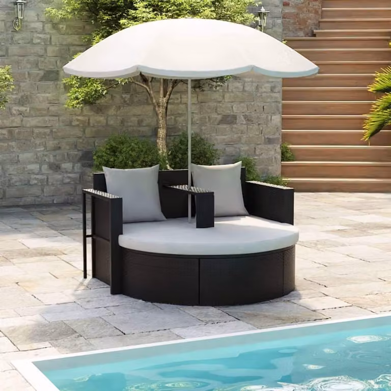 Zwart polyrotan loungeset met parasol, tuinligstoel, afneembare kruk en kussens voor tuin en terras