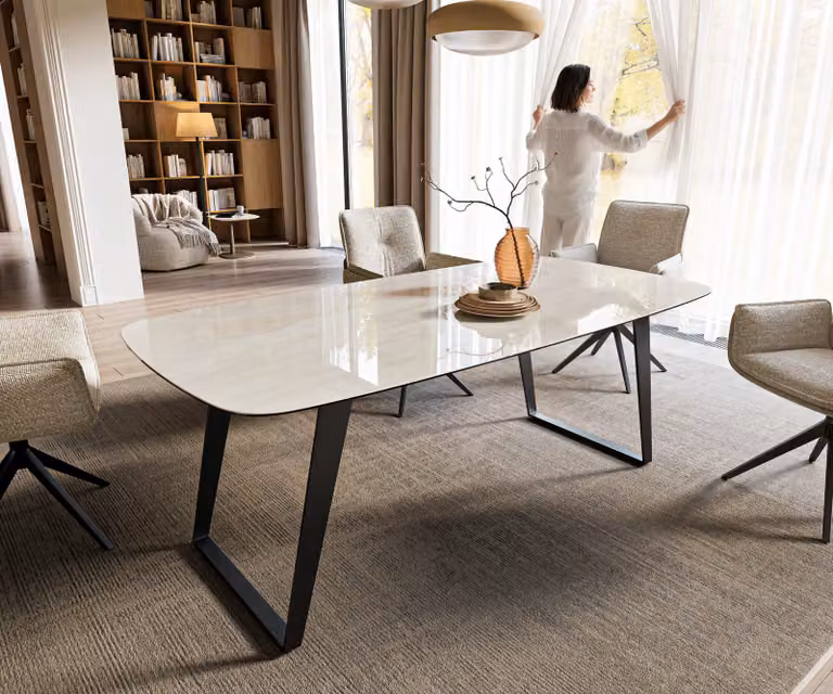 DELIFE Eettafel Edge Onyx Champagne, Ovaal Keramiek met Zwart Metalen Onderstel, 200 x 100 cm