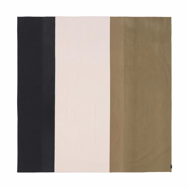 Marimekko Hennika tafelkleed Pink-charcoal-sand 140 x 140 cm