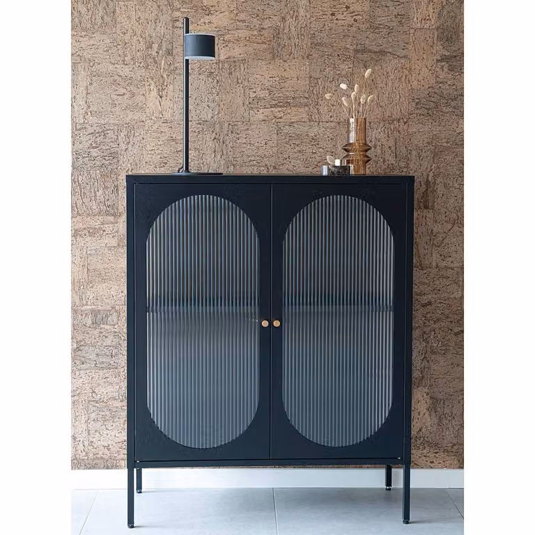 home24 Kast Adela Zwart met Glazen Deuren en Metalen Details Breedte: 90 cm