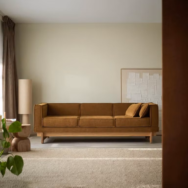 Tikamoon Miu 3-zits bank met eikenhouten frame en gele stoffen bekleding, B/D/H: 223 x 70 x 90 cm