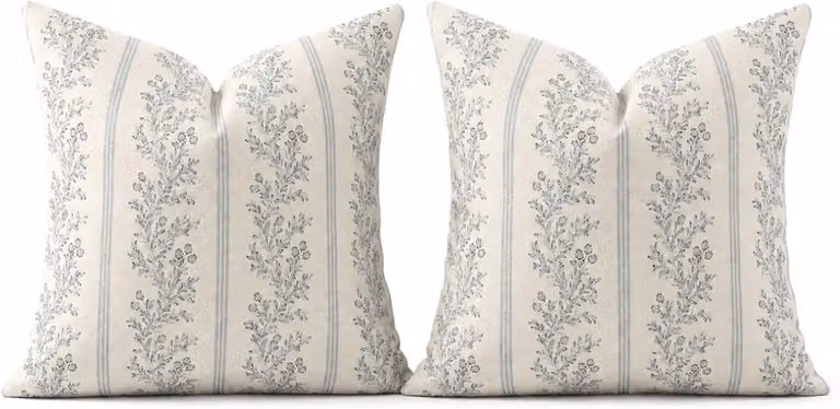 Set van 2 Lichtblauwe Kussenhoezen van Linnenmix met Vintage Botanische Strepen voor een Landelijke of Boho Woonkamer