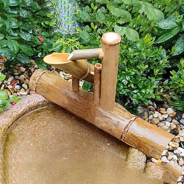 Bamboe Waterfontein op Zonne-energie - Natuurlijke Decoratieve Tuinfontein - 50 cm