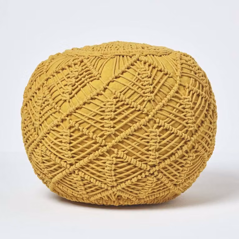 Moderne mosterdgele macramé poef van 100% katoen, Hoogte: 35 cm