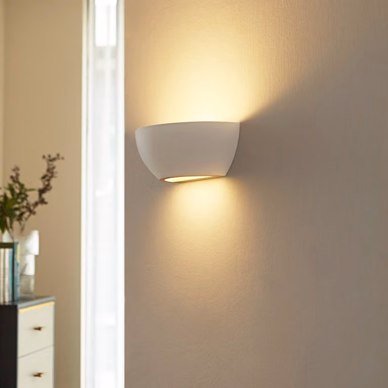 Lindby Jimmy wandlamp wit, dimbaar, modern keramiek, up-down effect voor woonkamer, eetkamer of kinderkamer