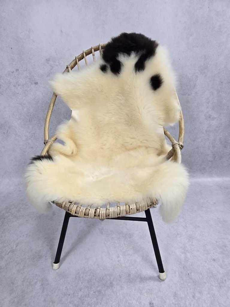Bèèèhst Genôch Schapenvacht Albanees Woondecoratie Crème Beige Bruin 100% Natuurlijke Wol 100 x 75 cm
